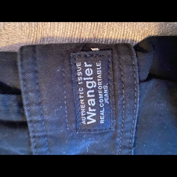 Wrangler Black Jean Shorts - Picture 2 of 4